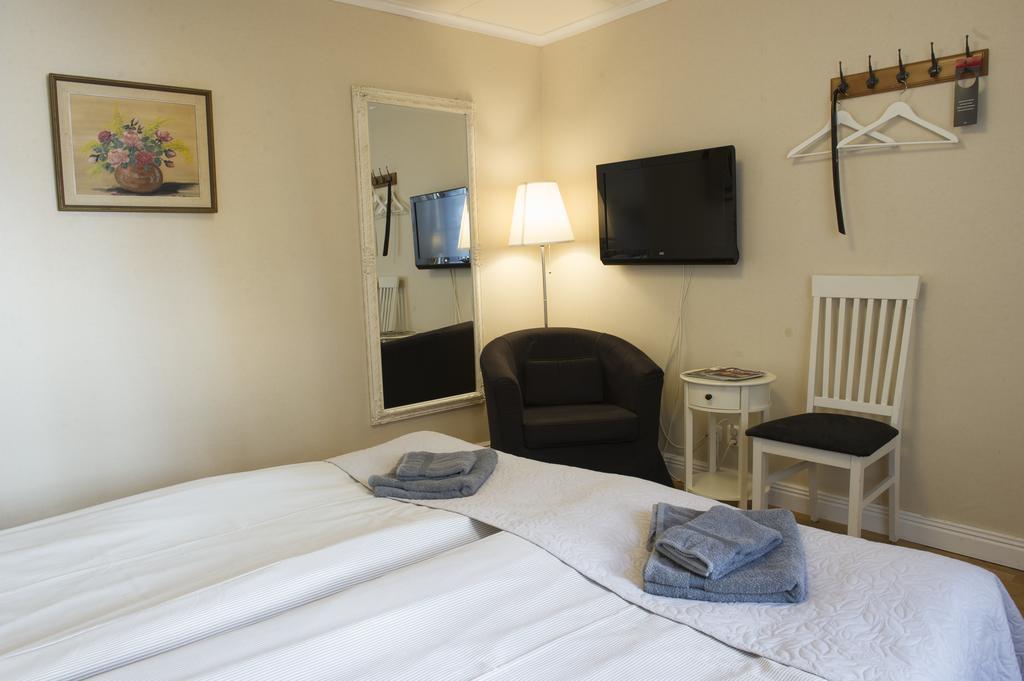 Lilla Hotellet I Nora Exterior foto